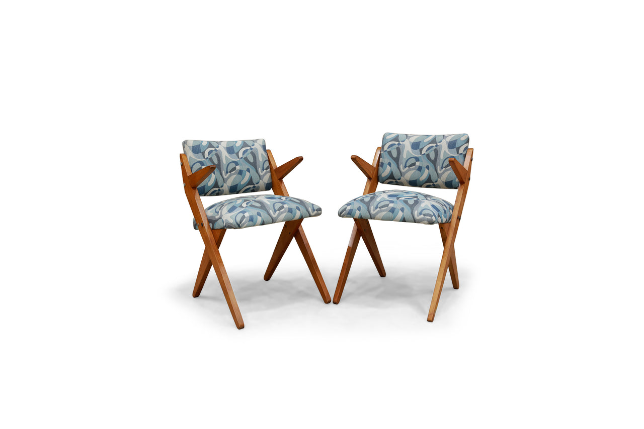 Pair of Armchairs in Hardwood and Floral Upholstery by Jose Zanine Caldas, c. 1950  - Lot 302