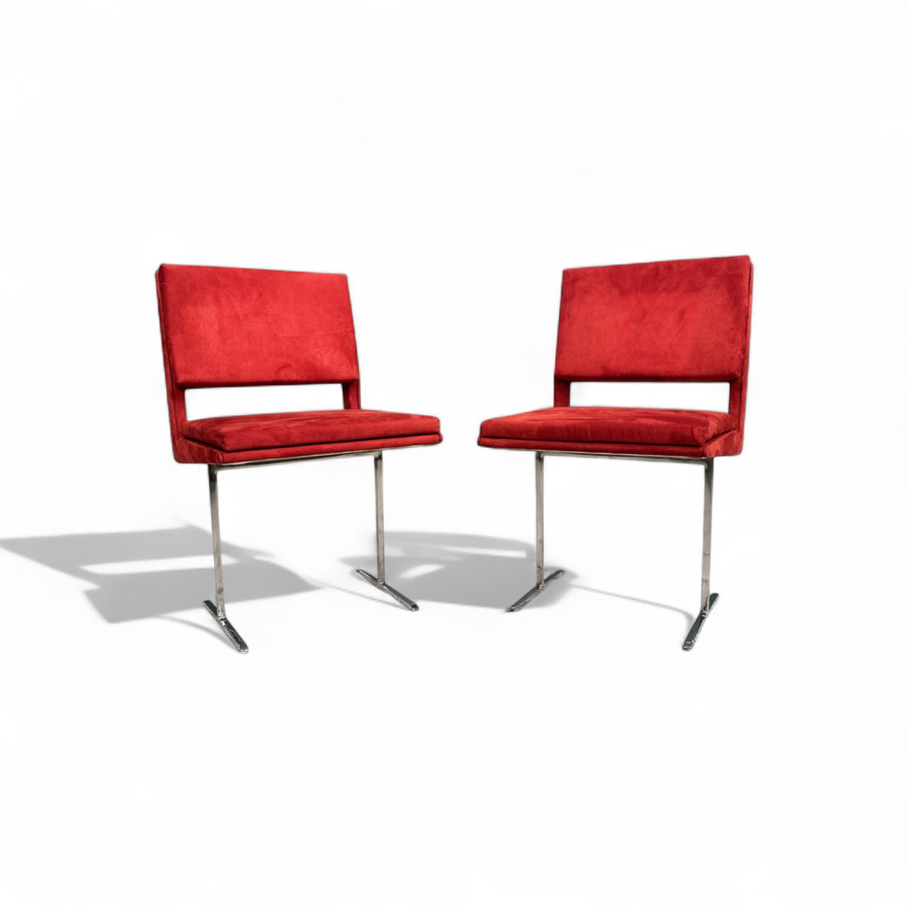 Set of 2 Chairs in Red Fabric, Jorge Zalszupin, 1965 - Lot 105A