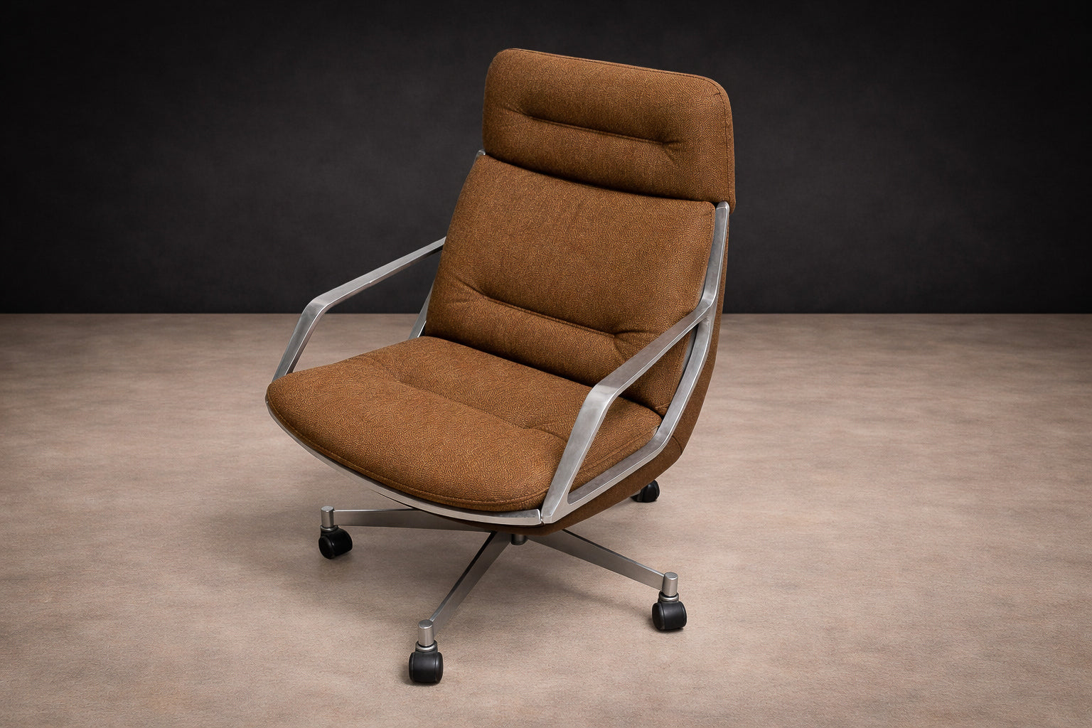 Jorge Zalszupin “Tall Commander” Swivel Chair, 1973 – Fiberglass