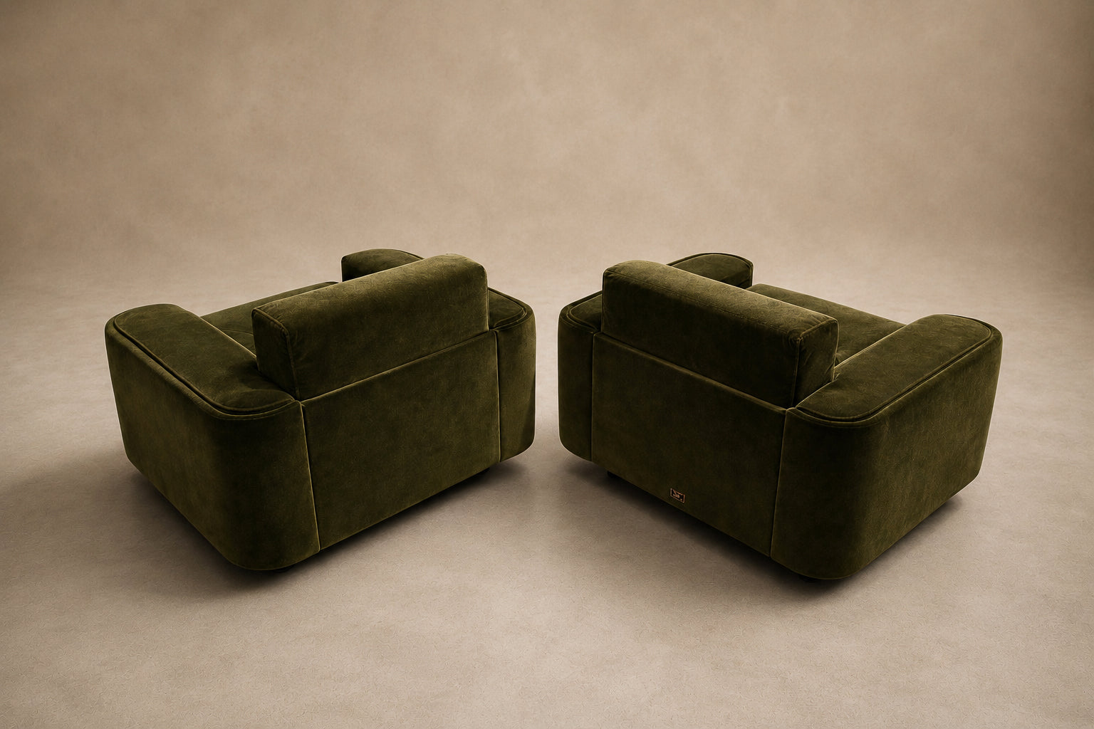 Pair of “Pullman” Armchairs in Dark Olive Velvet, Jorge Zalszupin