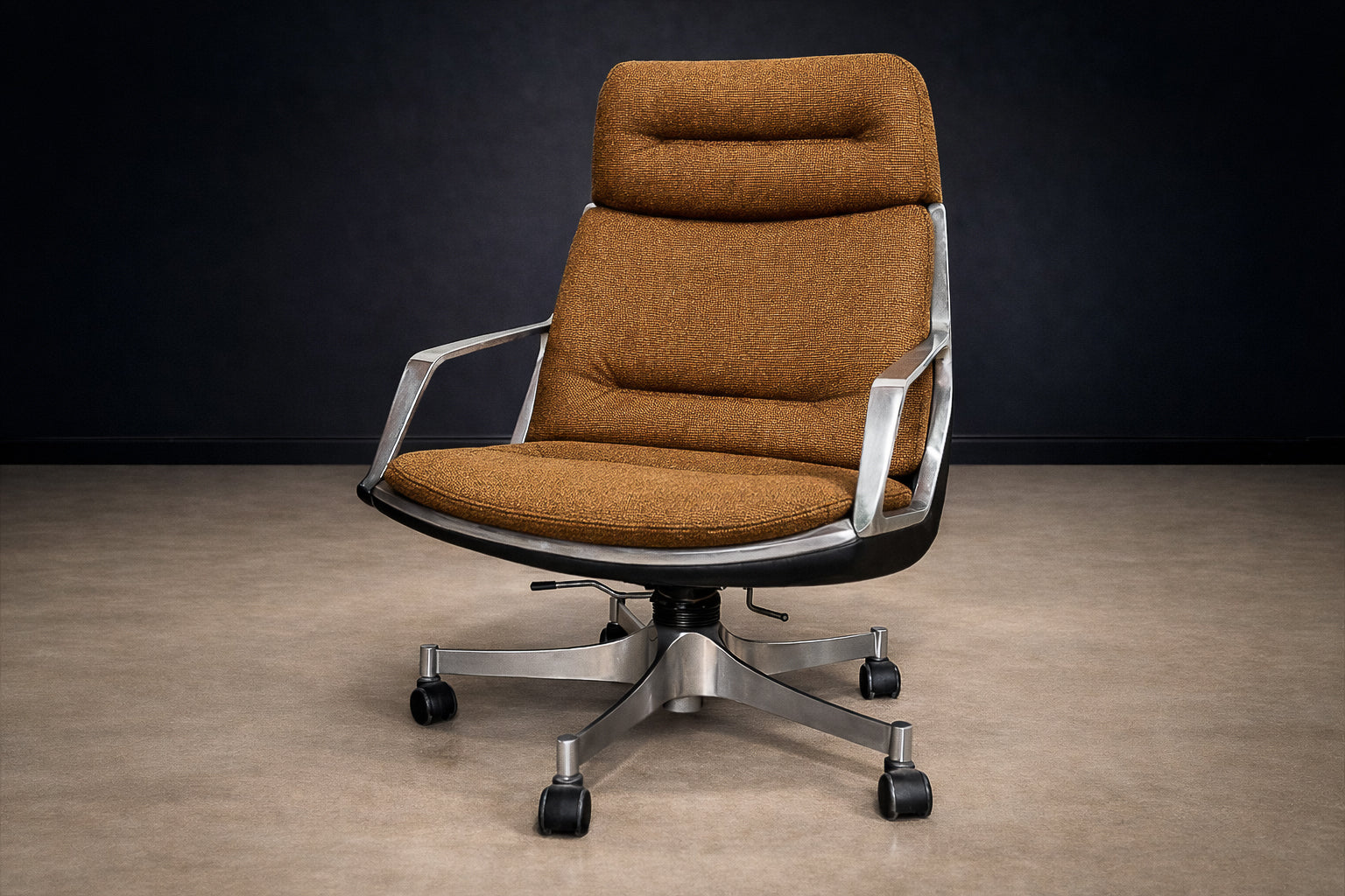 Jorge Zalszupin “Tall Commander” Swivel Chair, 1973 – Fiberglass