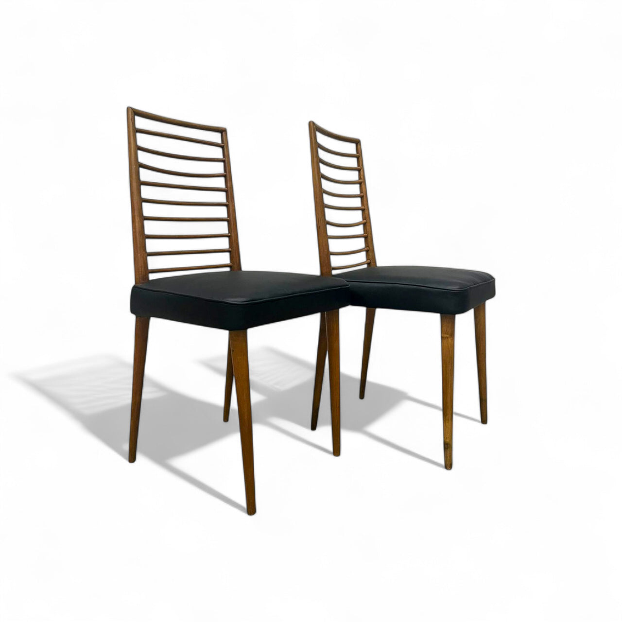 Set of 2 Chairs in Hardwood & Leather, Joaquim Tenreiro, 1950s - Lot 337A