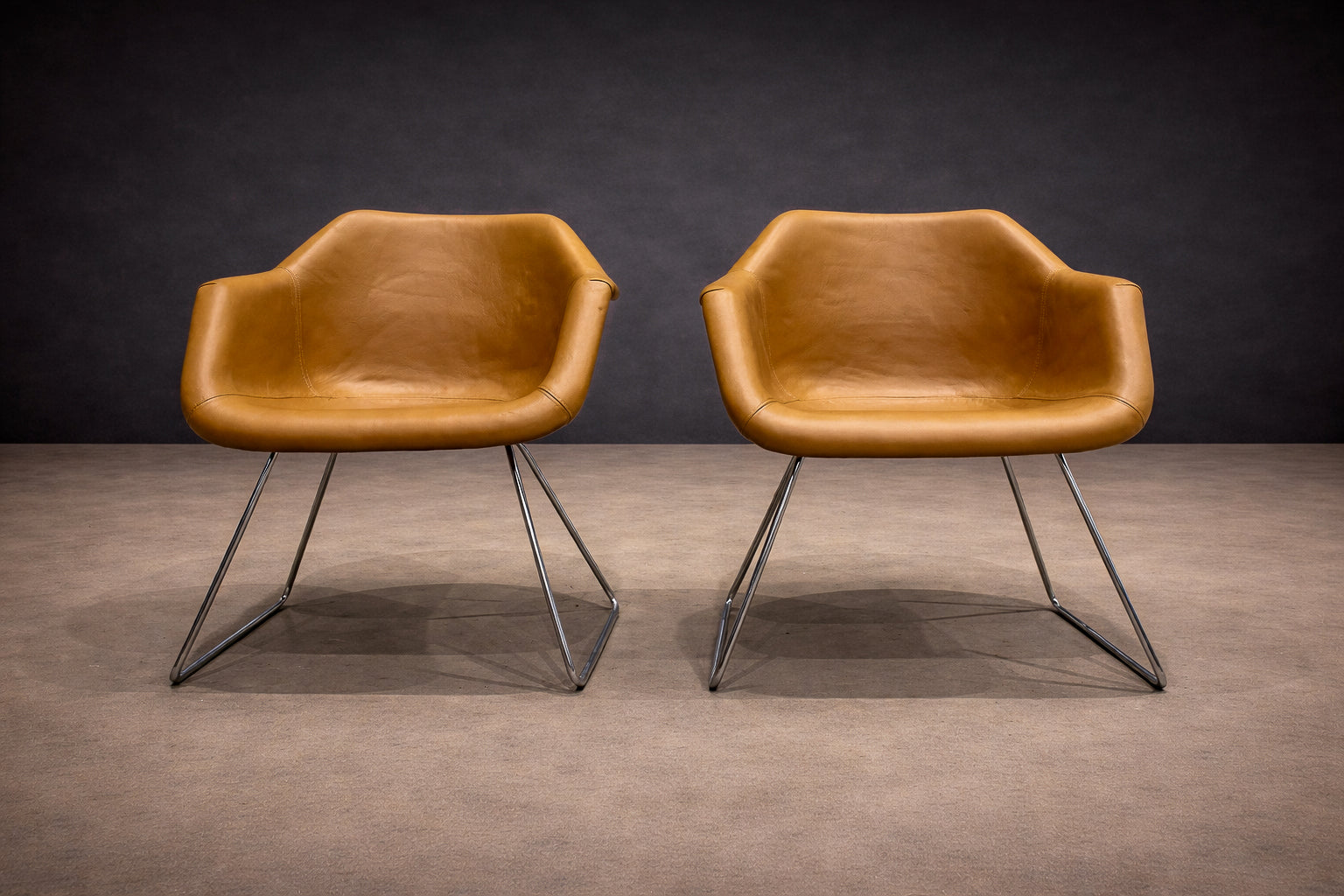 Pair of “Hillie” armchairs, Robin Day for L'Atelier, 1960s - Lot