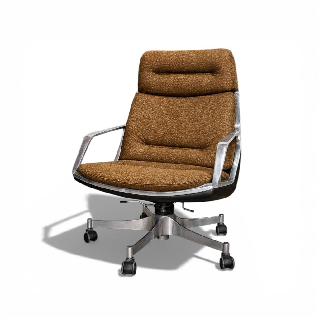 Jorge Zalszupin “Tall Commander” Swivel Chair, 1973 – Fiberglass