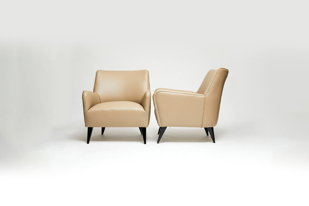 Pair of Armchairs in Beige Leather by Joaquim Tenreiro, c. 1950s - Lot 30