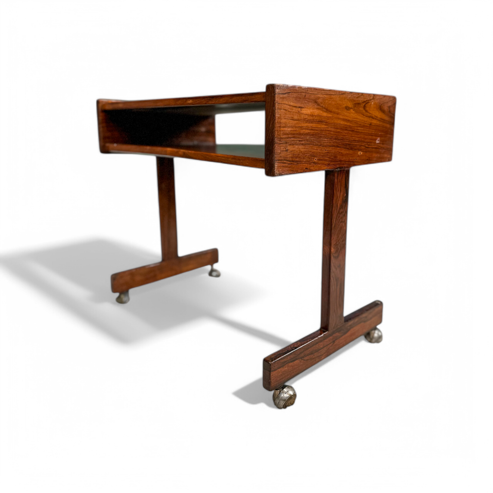 Console on Wheels in Rosewood, Sergio Rodrigues, 1960s - Lot 12