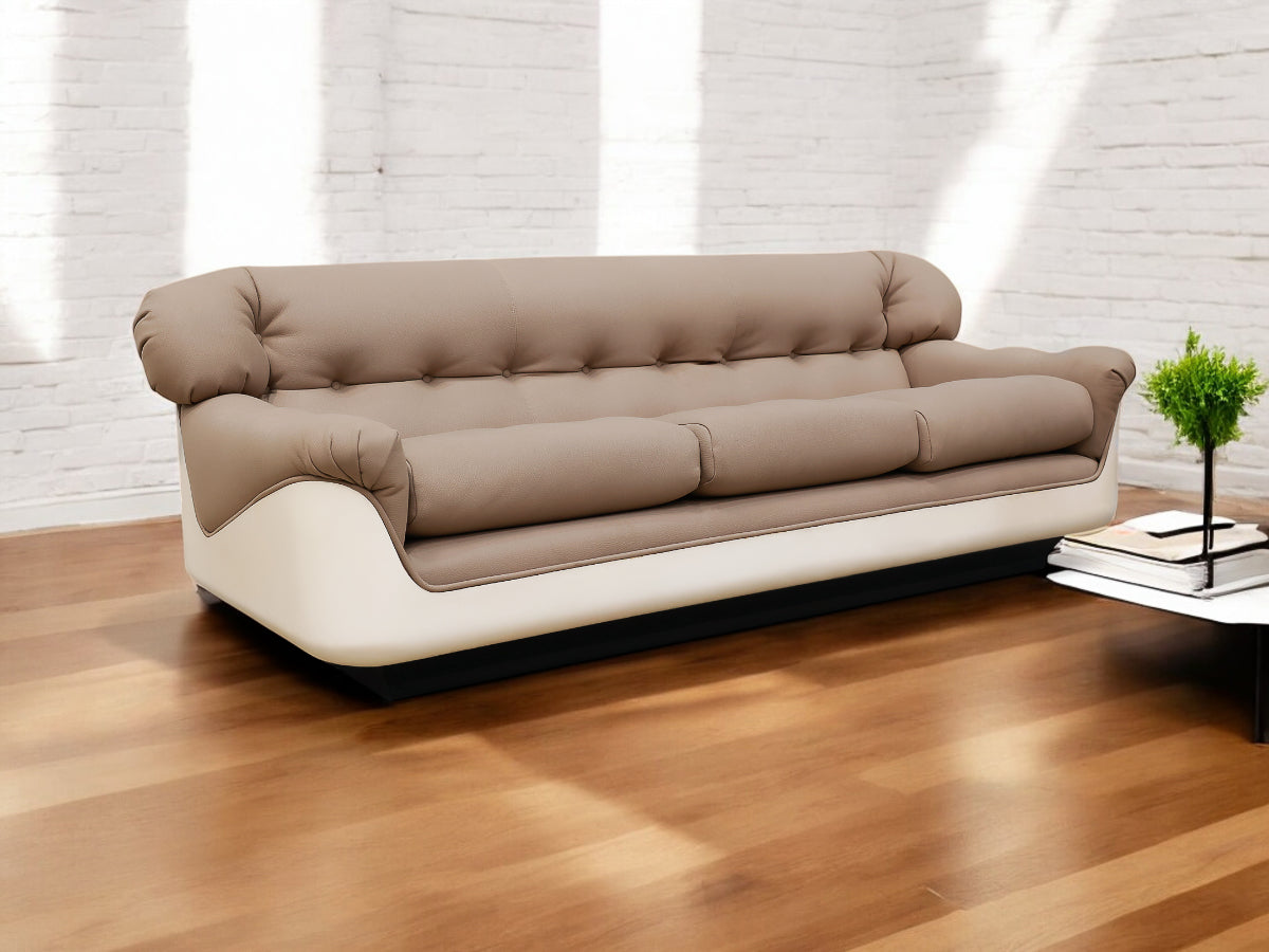VIP” Sofa in Fiberglass & Fabric, Jorge Zalszupin, 1973 - Lot 458
