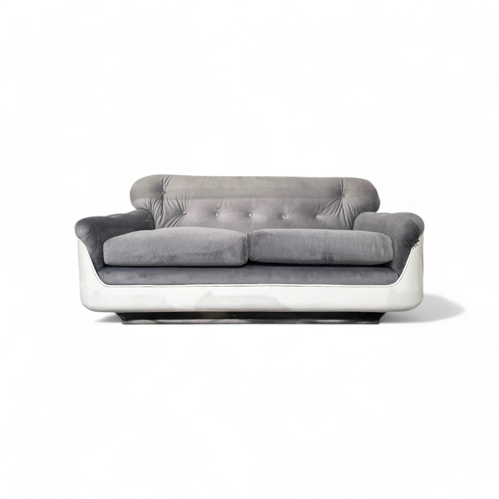 “VIP” Loveseat in Fiberglass & Velvet, Jorge Zalszupin, 1973 - Lot 29