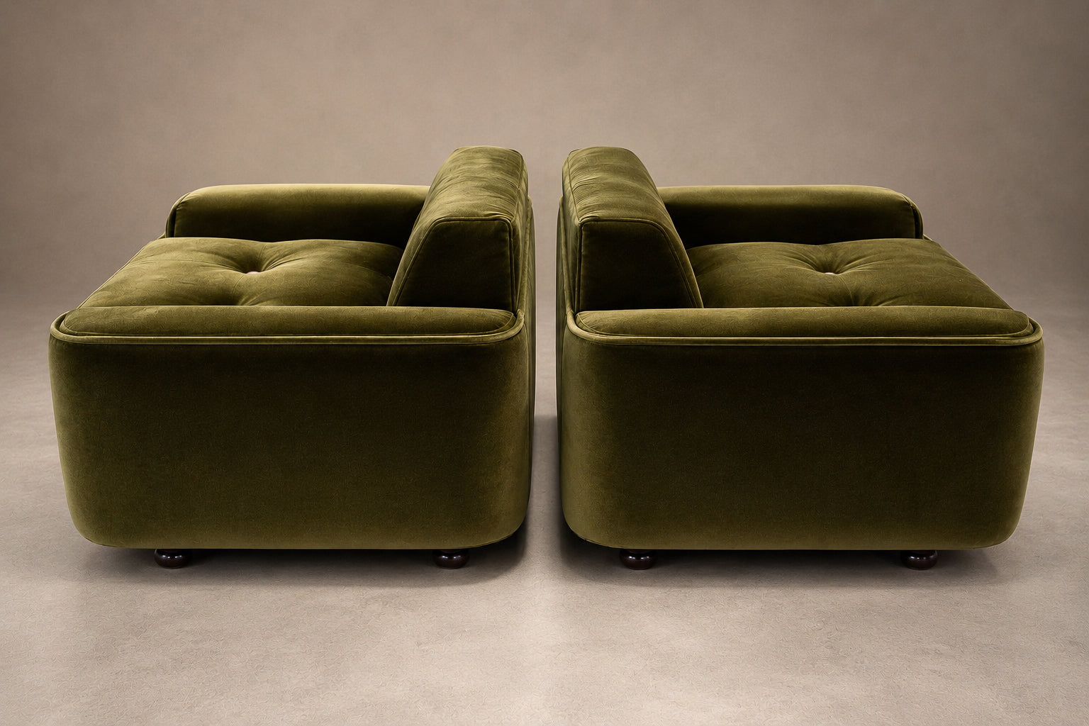 Pair of “Pullman” Armchairs in Dark Olive Velvet, Jorge Zalszupin