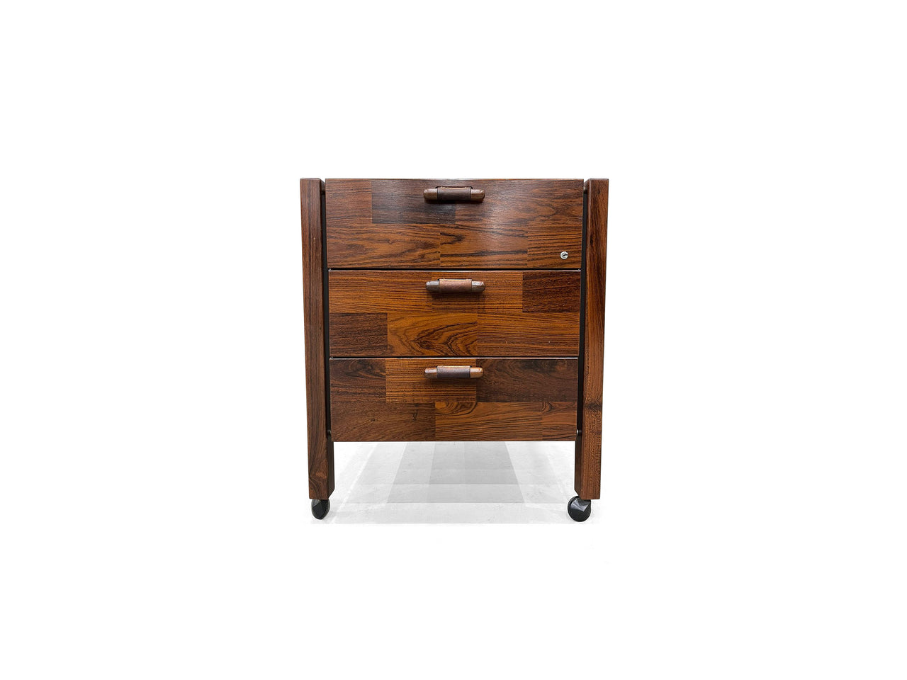 File cabinet with 3 drawers in hardwood by Jorge Zalszupin, c. 1960 - Lot 579