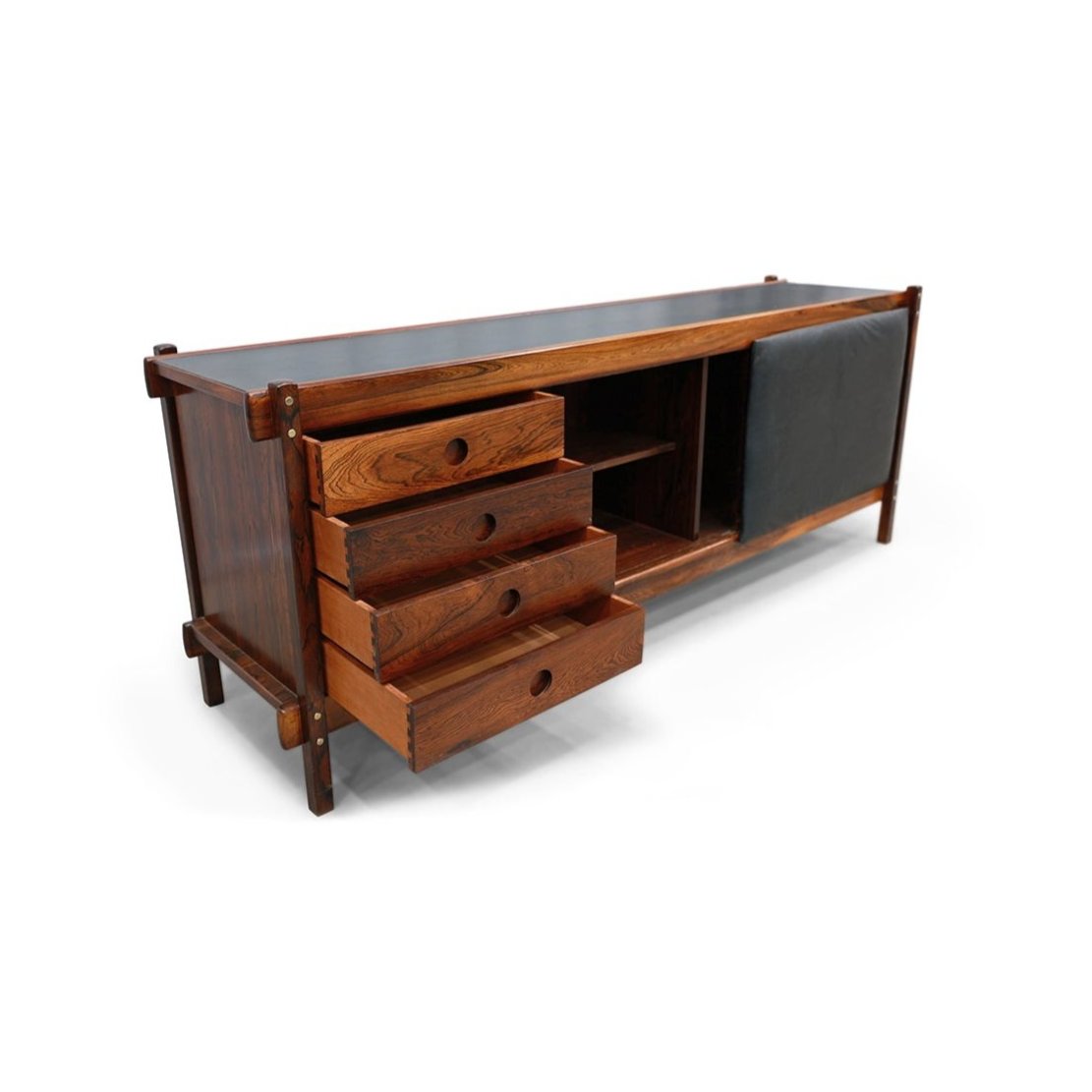 Credenza “Adolpho” in Rosewood, Sergio Rodrigues, 1960 - Lot 391