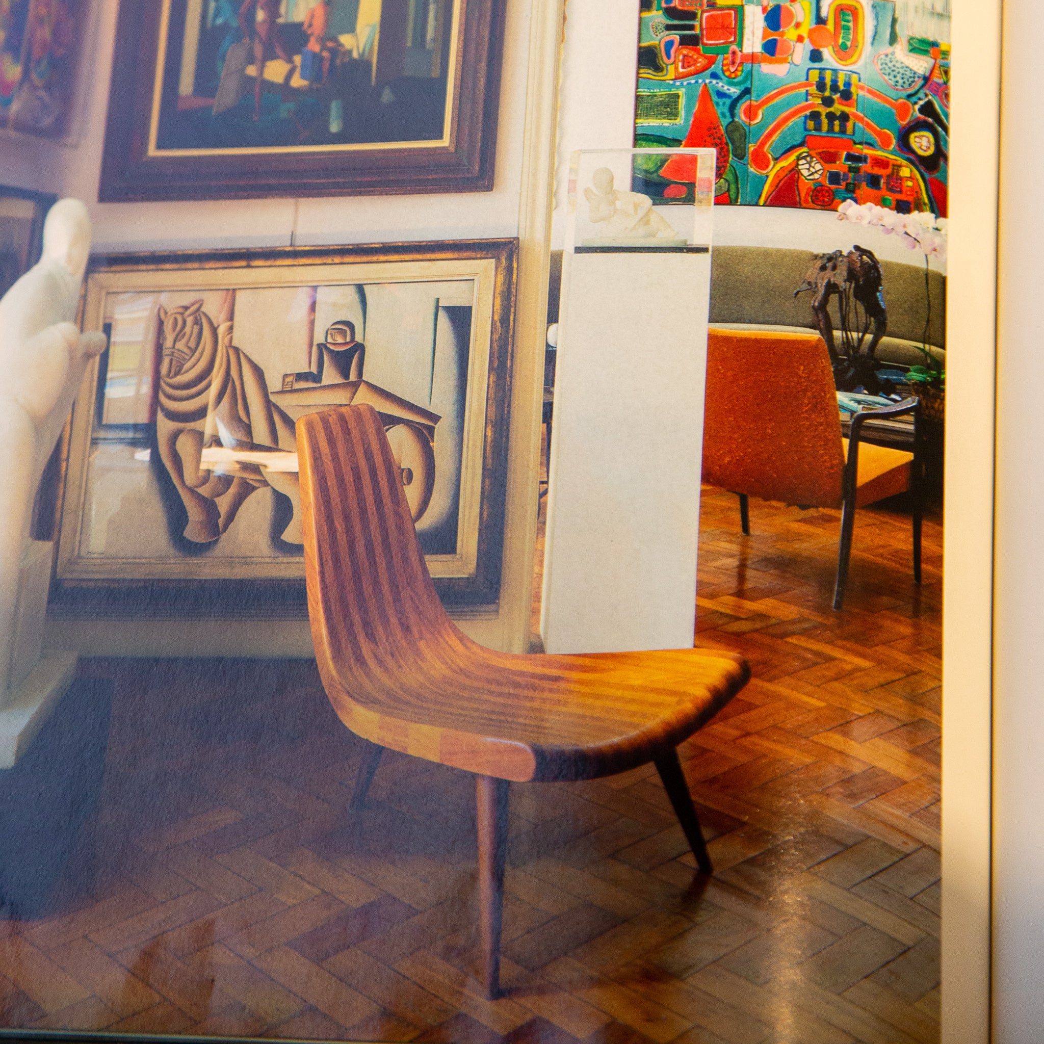 Tres Pes” Chair in Two Woods, Joaquim Tenreiro, 1947 - Lot 72