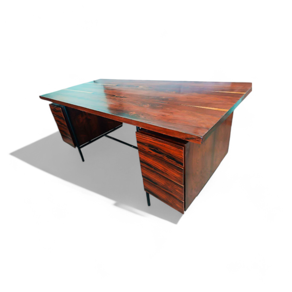 Desk with 6 drawers in Hardwood & Iron by Geraldo de Barros, 1950’s - Lot 460